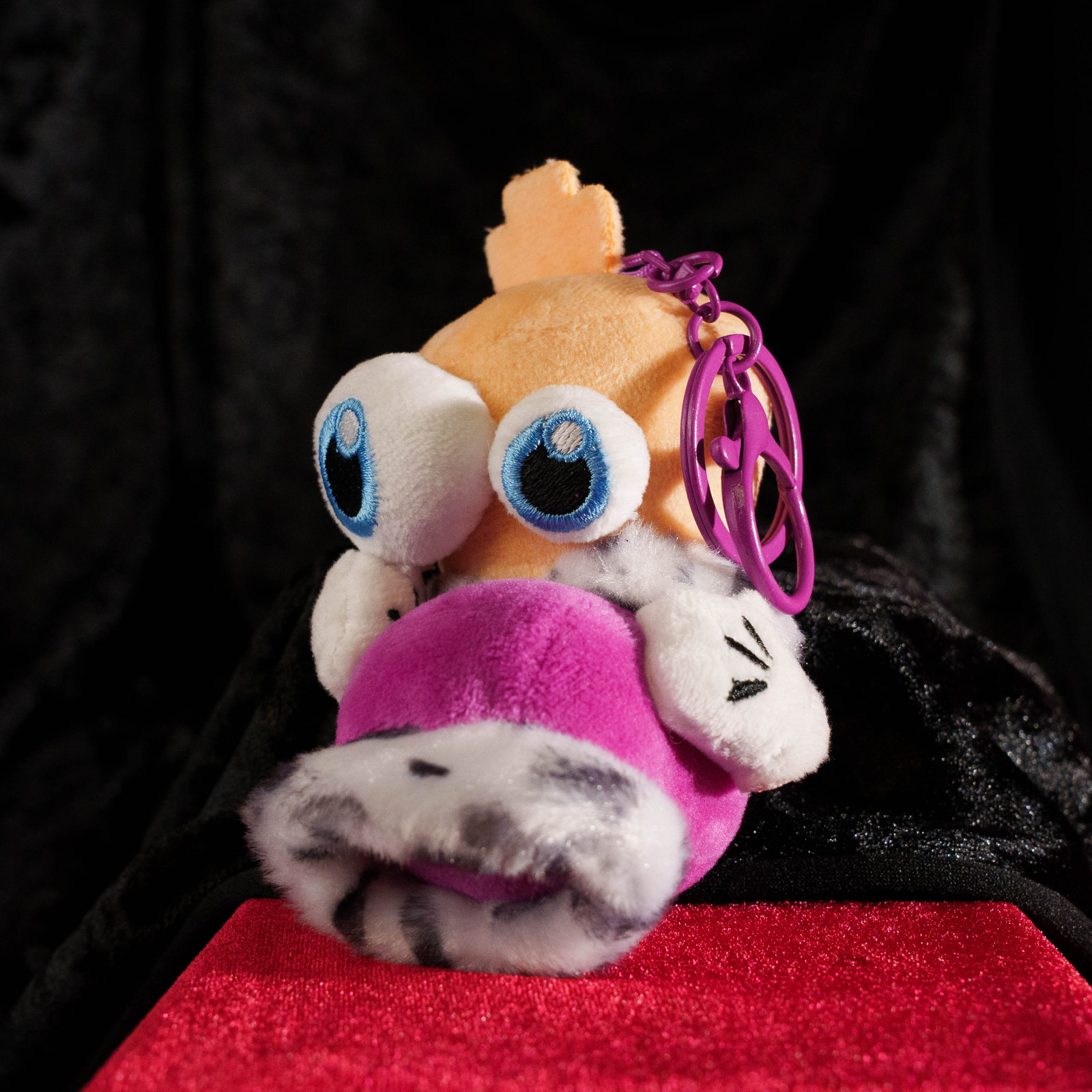 Kinger & Queenie Magnetic Plush Keychains